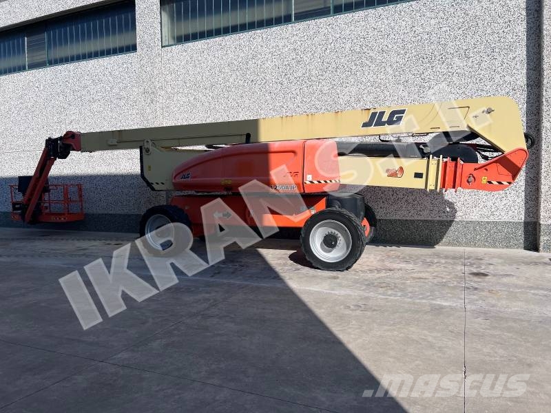 JLG 1250 AJP Съчленени стрелови подемници