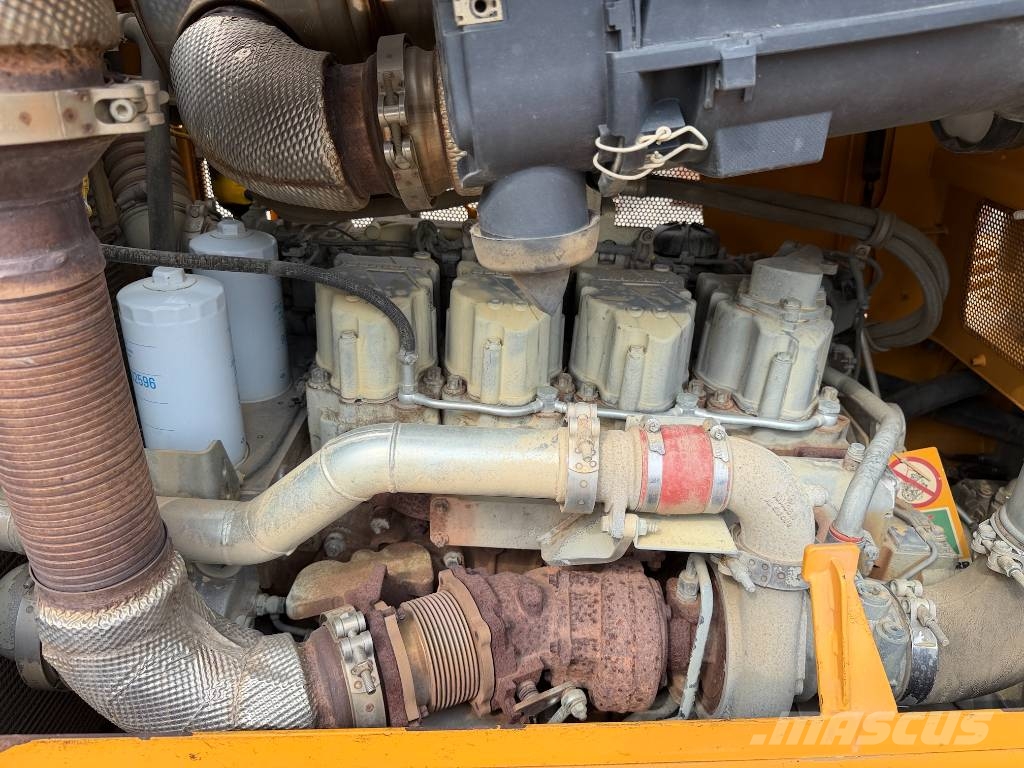 Liebherr PR 736 LGP بلدوزرات مجنزرة