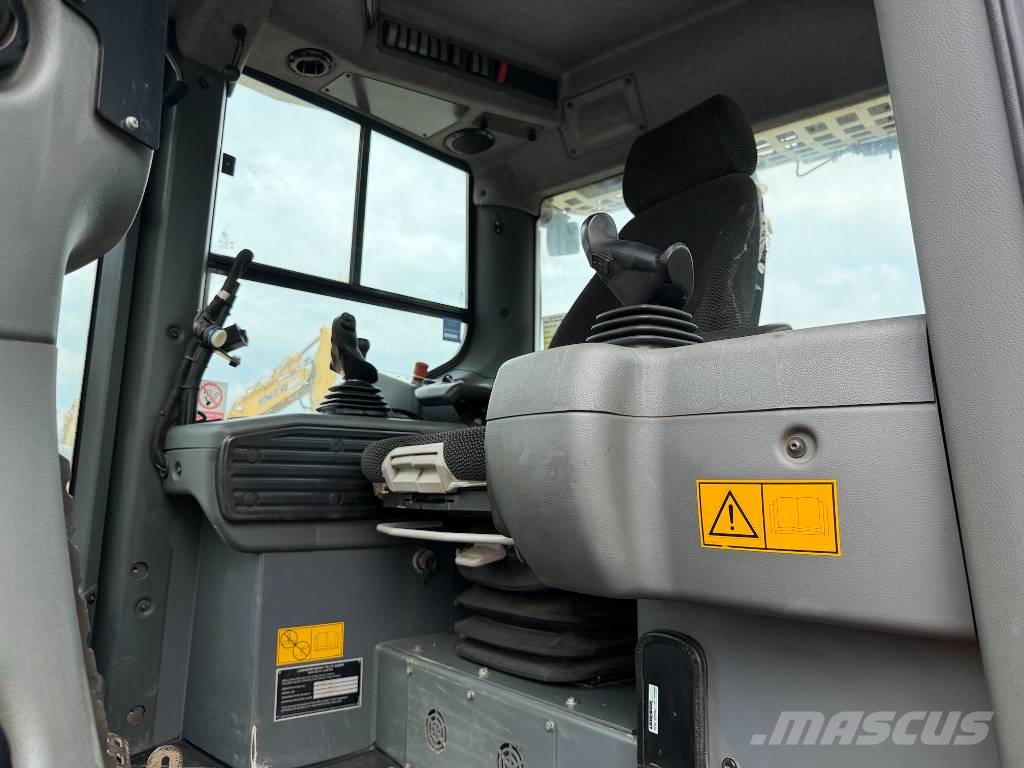 Liebherr PR 736 LGP بلدوزرات مجنزرة