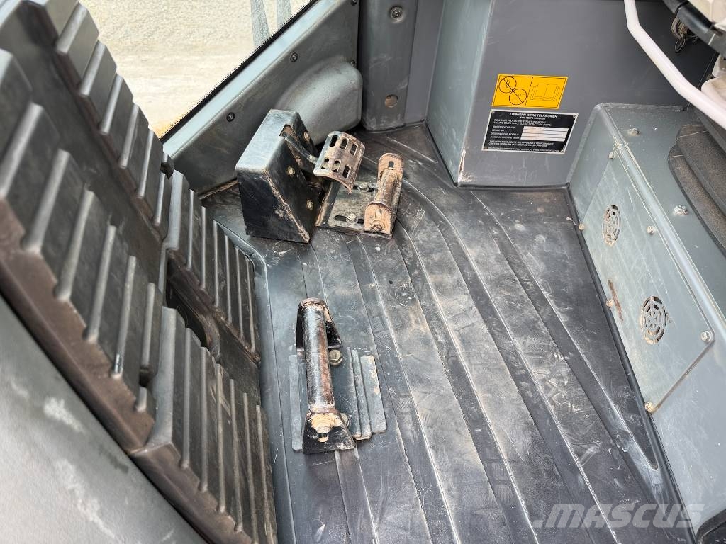 Liebherr PR 736 LGP بلدوزرات مجنزرة