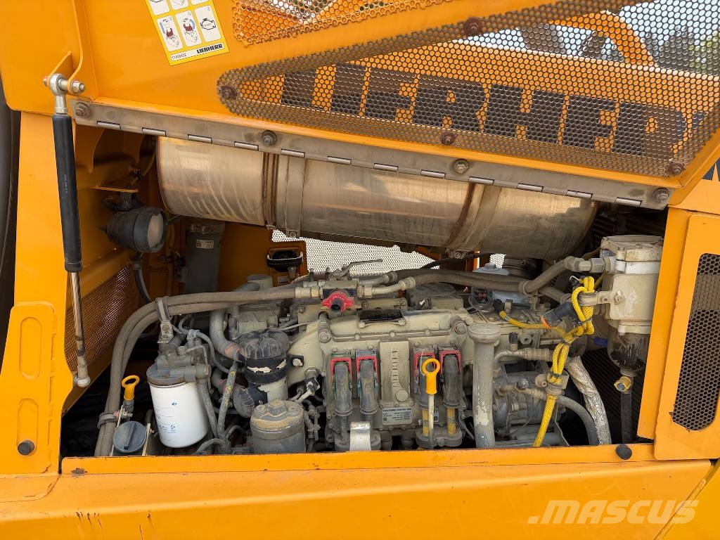 Liebherr PR 736 LGP بلدوزرات مجنزرة