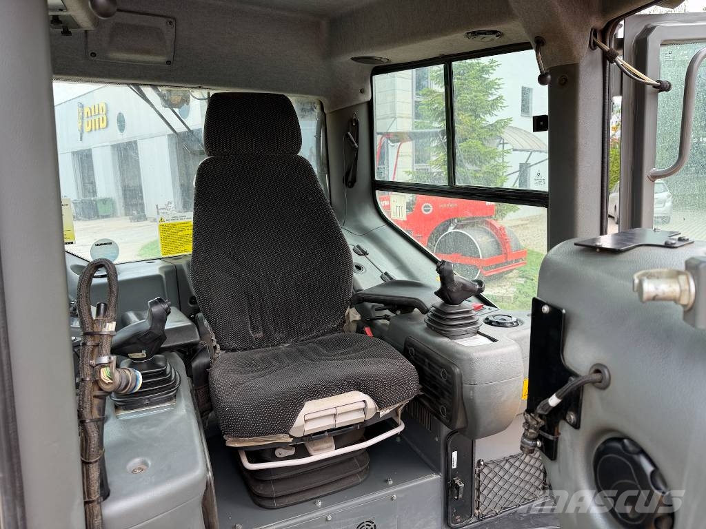 Liebherr PR 736 LGP بلدوزرات مجنزرة