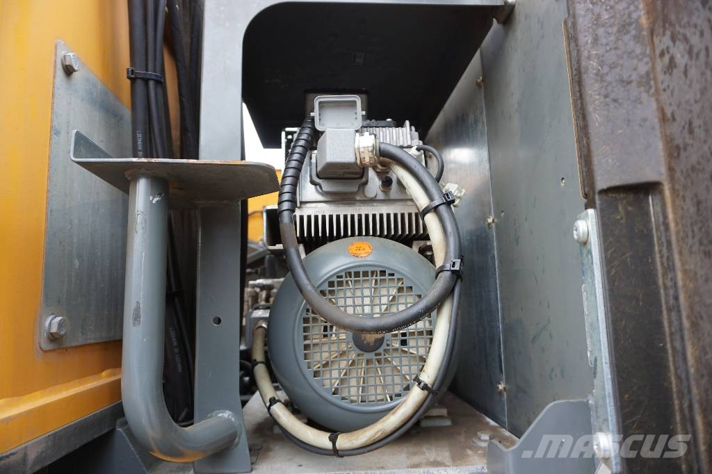 Liebherr LH 30 M Jätteenkäsittelijät