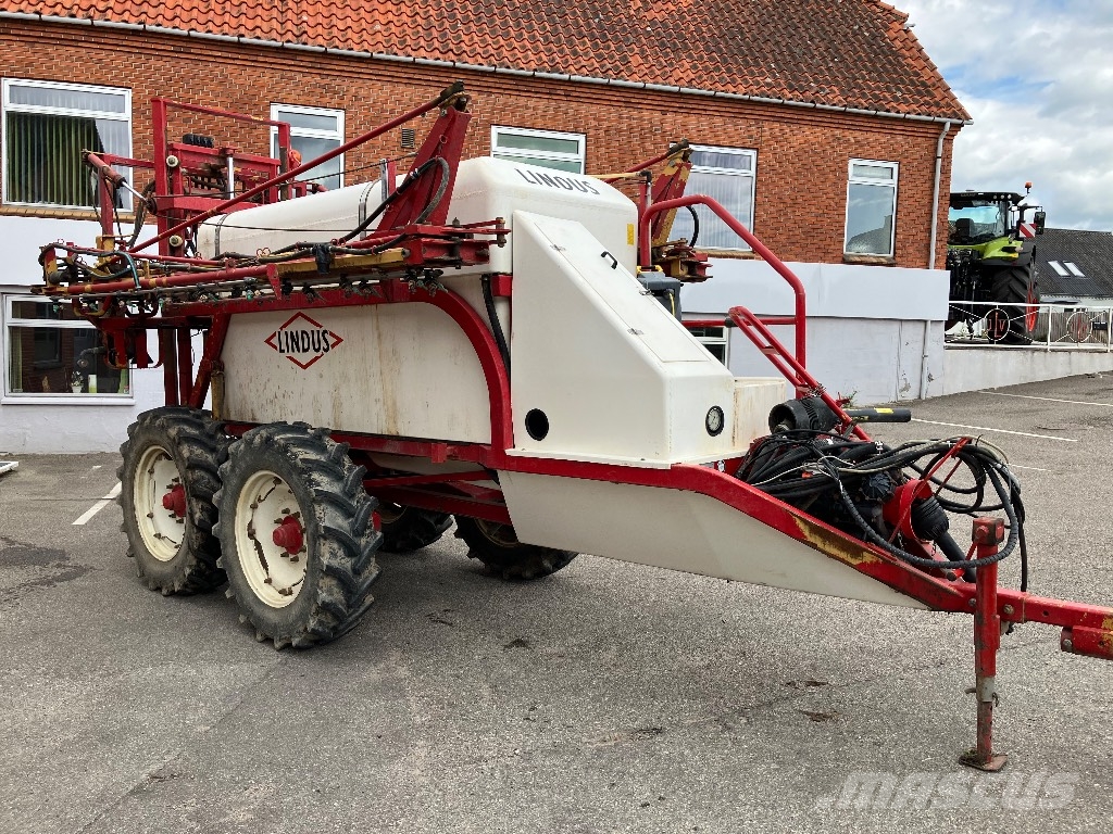 Lindus 4000 24 meter Trailed sprayers