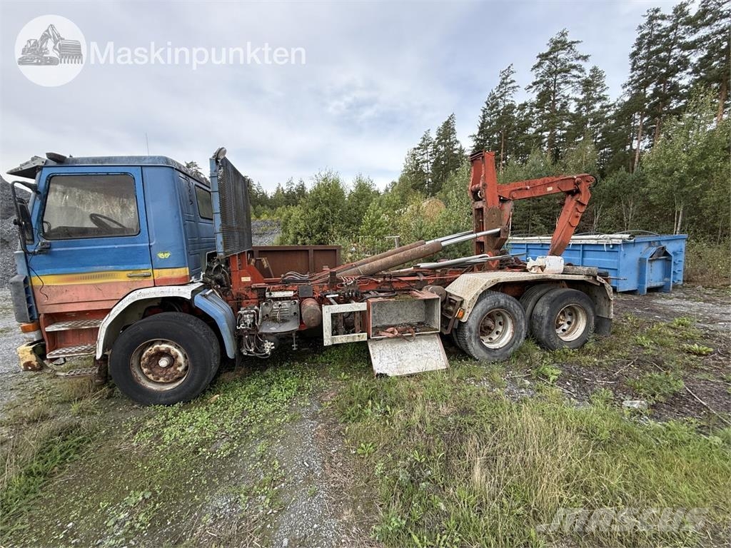 Scania P 113 HL 6X2 42 Camion ampliroll