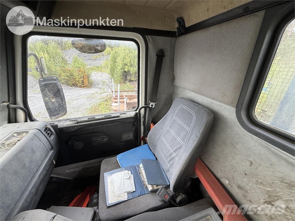 Scania P 113 HL 6X2 42 Camion ampliroll