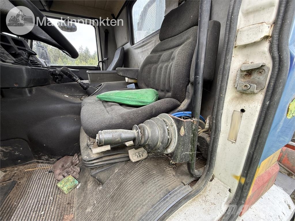 Scania P 113 HL 6X2 42 Camion ampliroll