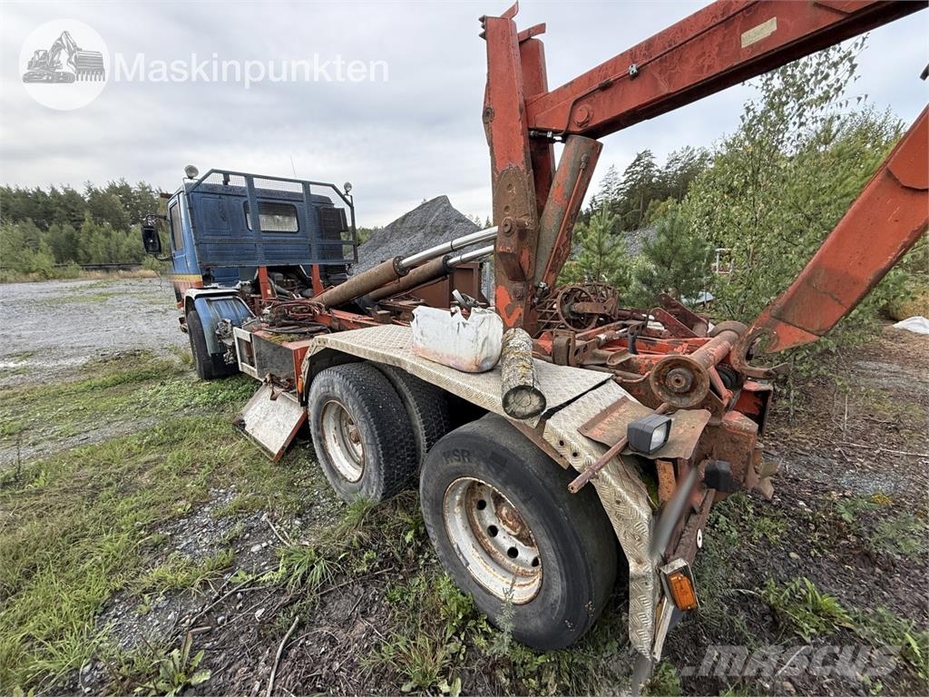 Scania P 113 HL 6X2 42 Camion ampliroll