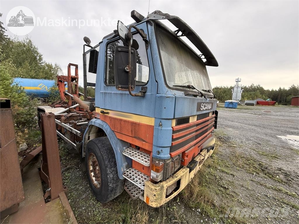Scania P 113 HL 6X2 42 Camion ampliroll