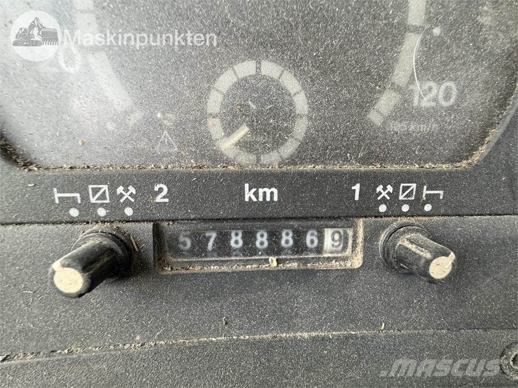 Scania P 113 HL 6X2 42 Camion ampliroll