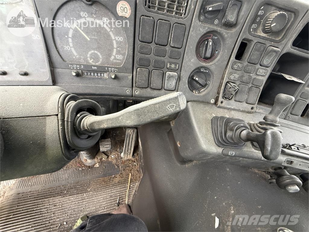 Scania P 113 HL 6X2 42 Camion ampliroll