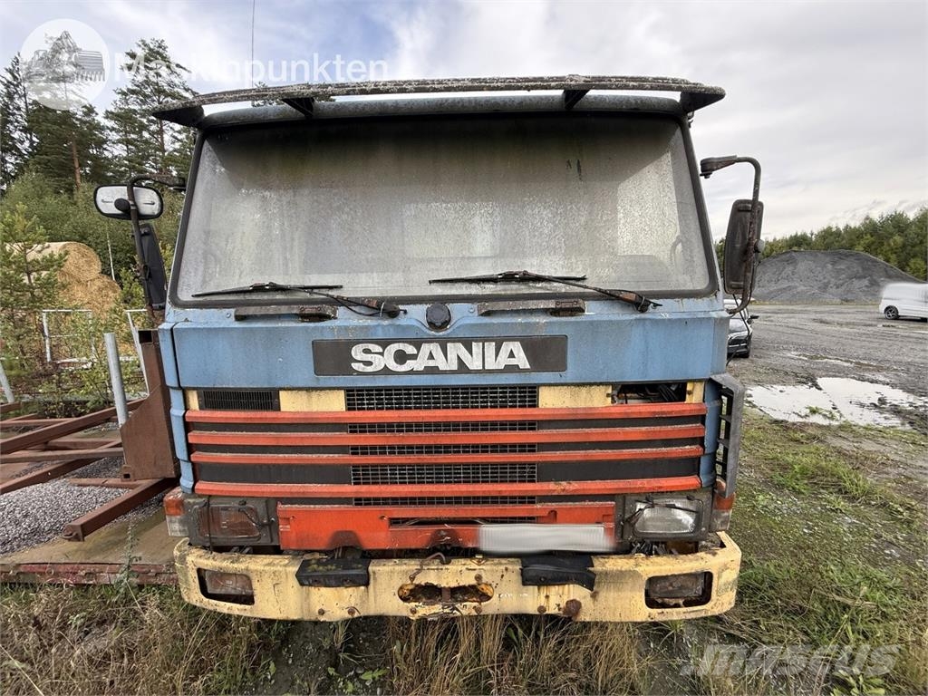 Scania P 113 HL 6X2 42 Camion ampliroll