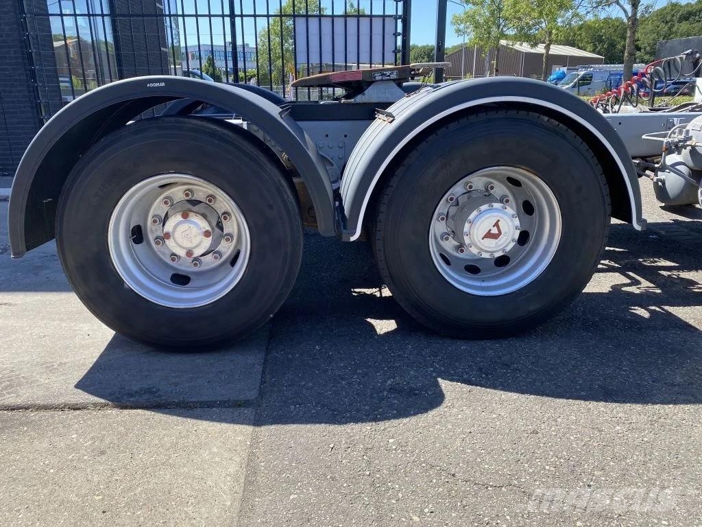 Volvo F 89 6X2 TURBO6 曳引機組件