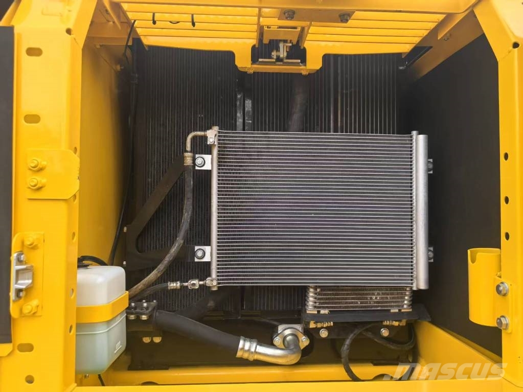 Komatsu PC 220-8 Εκσκαφείς με ερπύστριες