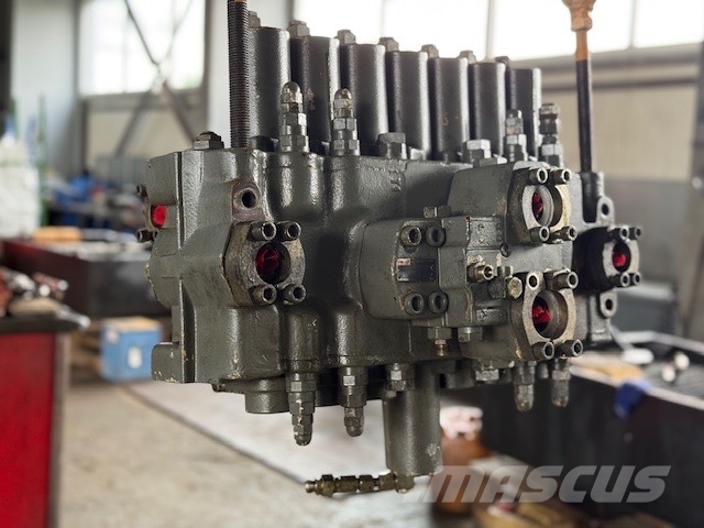 Liebherr R 934 B HYDRAULIC VALVE BLOCK هيدروليات