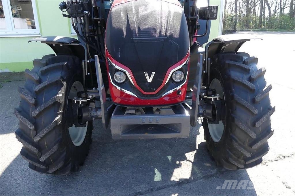 Valtra A 105 H4 الجرارات