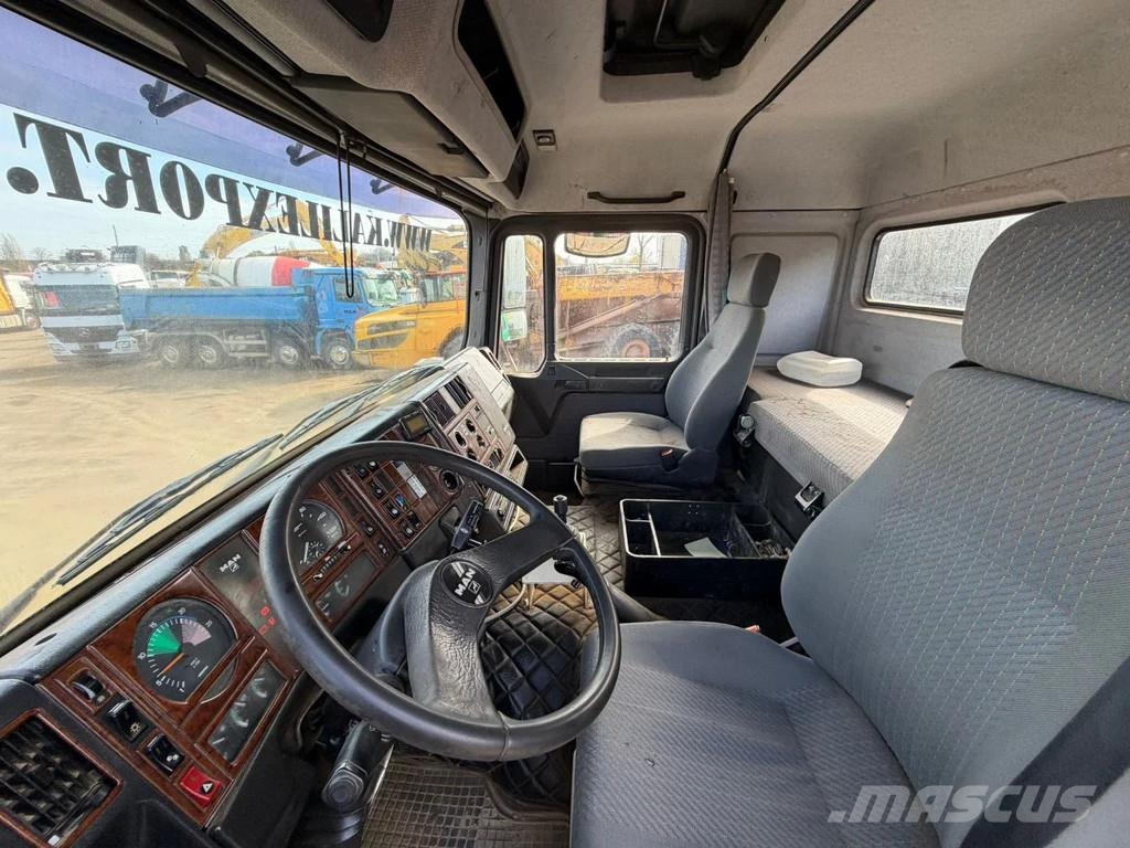 MAN 27 .463 Tractor 6x6 Manual Gearbox Full Spring Sus Ťahače