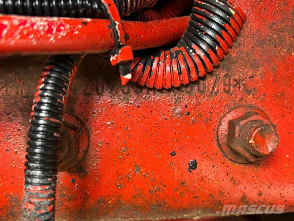 MAN 27 .463 Tractor 6x6 Manual Gearbox Full Spring Sus Ťahače