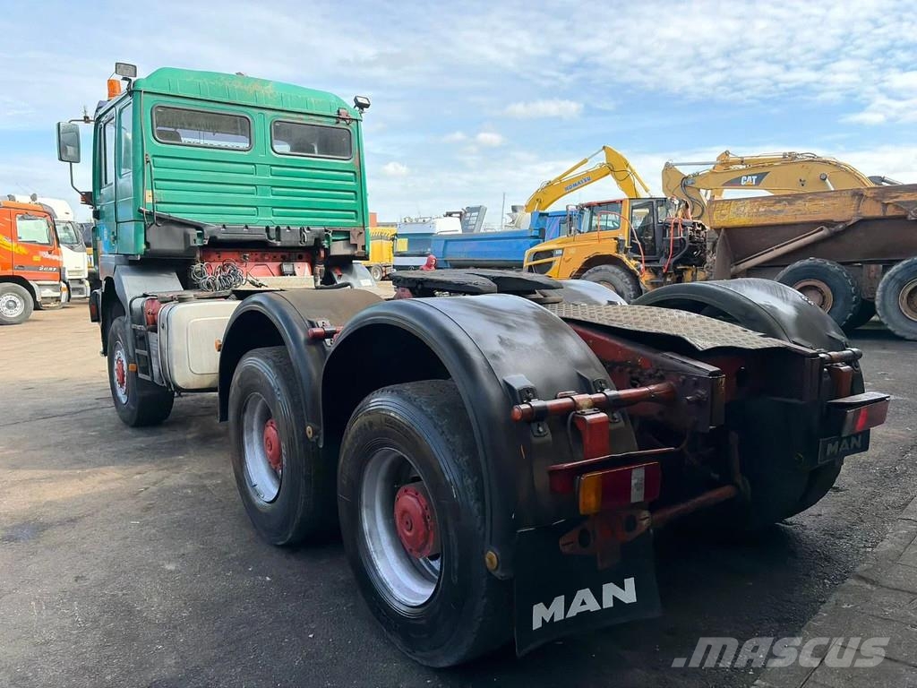 MAN 27 .463 Tractor 6x6 Manual Gearbox Full Spring Sus Ťahače