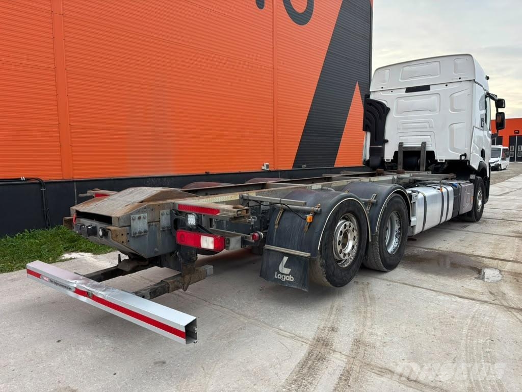 Renault T 520 6x2 CHASSIS L=7421 mm Smagās mašīnas ar konteineriem