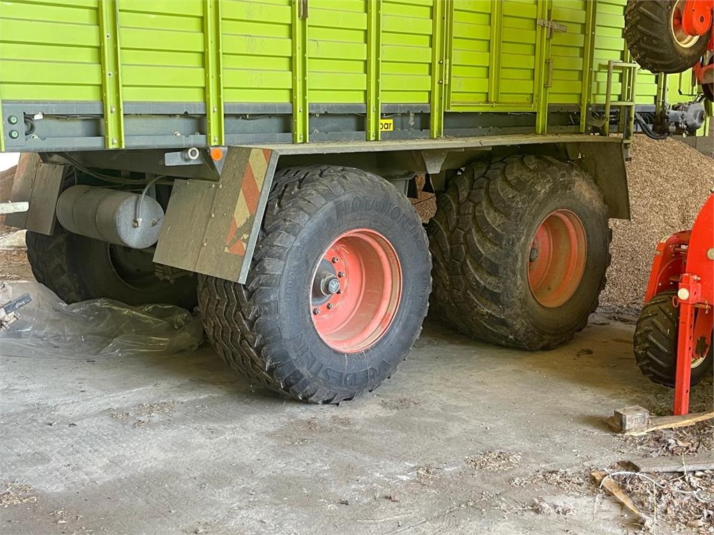 CLAAS Quantum 5800 P Samozberacie vozy