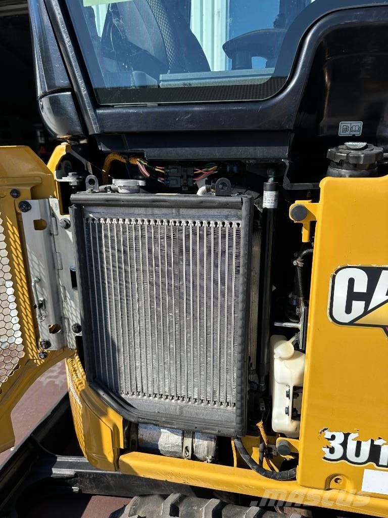 CAT 301.8 minigrävare med rotortilt och skopor Εκσκαφάκι (διαβολάκι) < 7t