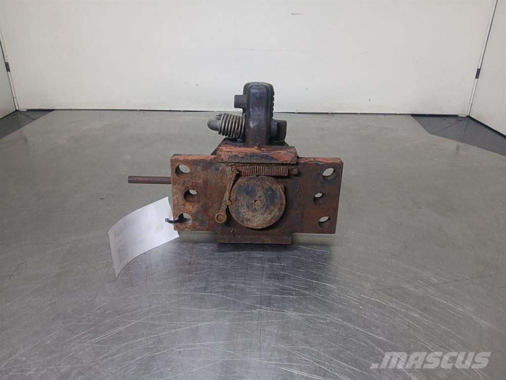 Ahlmann AZ150 - Trailer hitch/Anhängerkupplung/Trekhaak Chasís