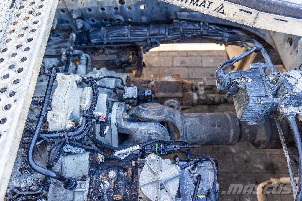Mercedes-Benz ACTROS 1845+VOITH+HYDR 曳引機組件