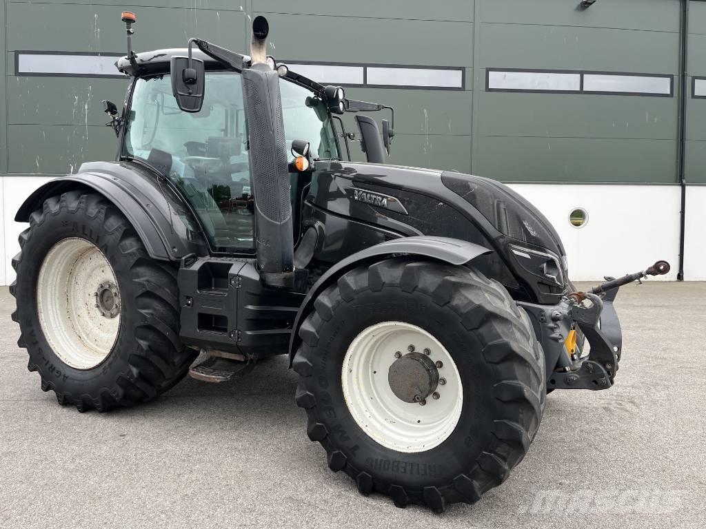 Valtra T 174 E الجرارات