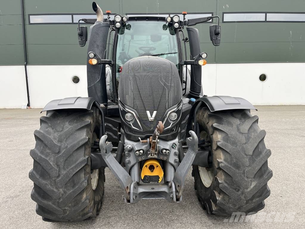 Valtra T 174 E الجرارات