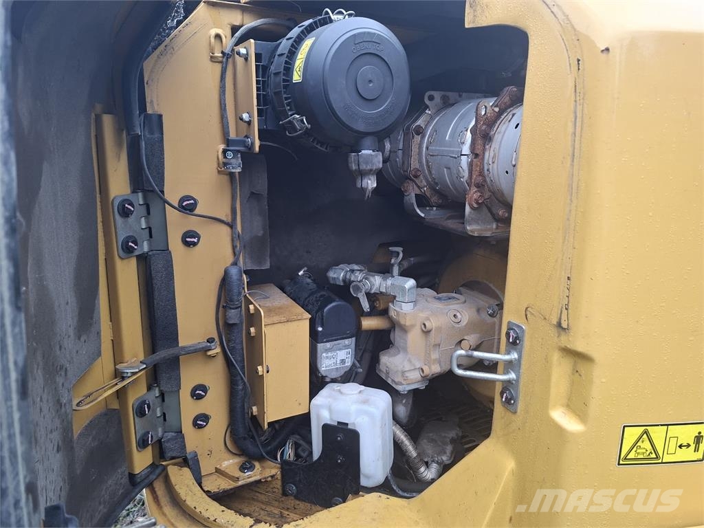 CAT 308E2CR 中型挖掘机