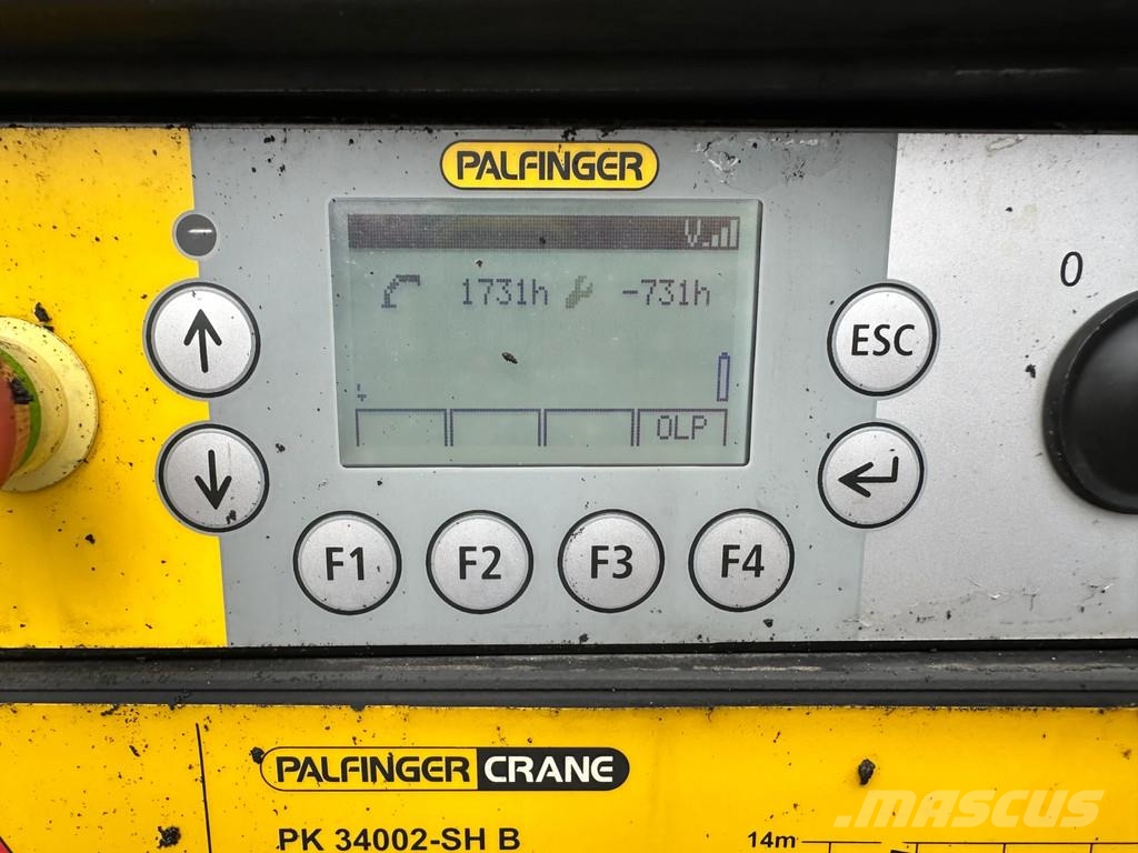 Renault Premium Lander 460 DXi 4x2 Trekker + Palfinger PK3 Тягачі