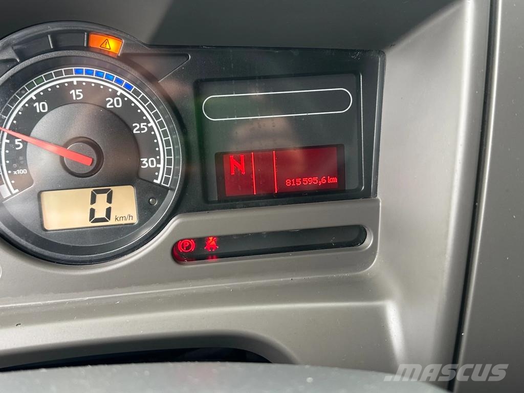 Renault Premium Lander 460 DXi 4x2 Trekker + Palfinger PK3 Тягачі