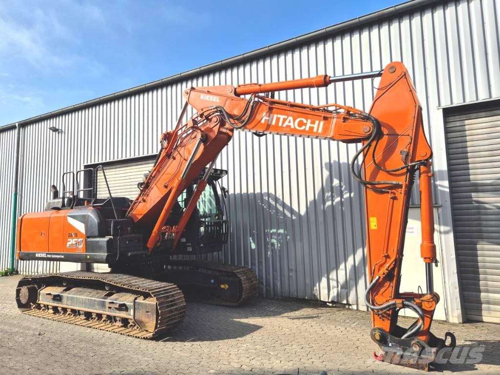 Hitachi ZX 250 LC N-7 Kāpurķēžu ekskavatori