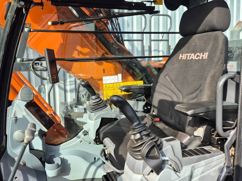 Hitachi ZX 250 LC N-7 Kāpurķēžu ekskavatori