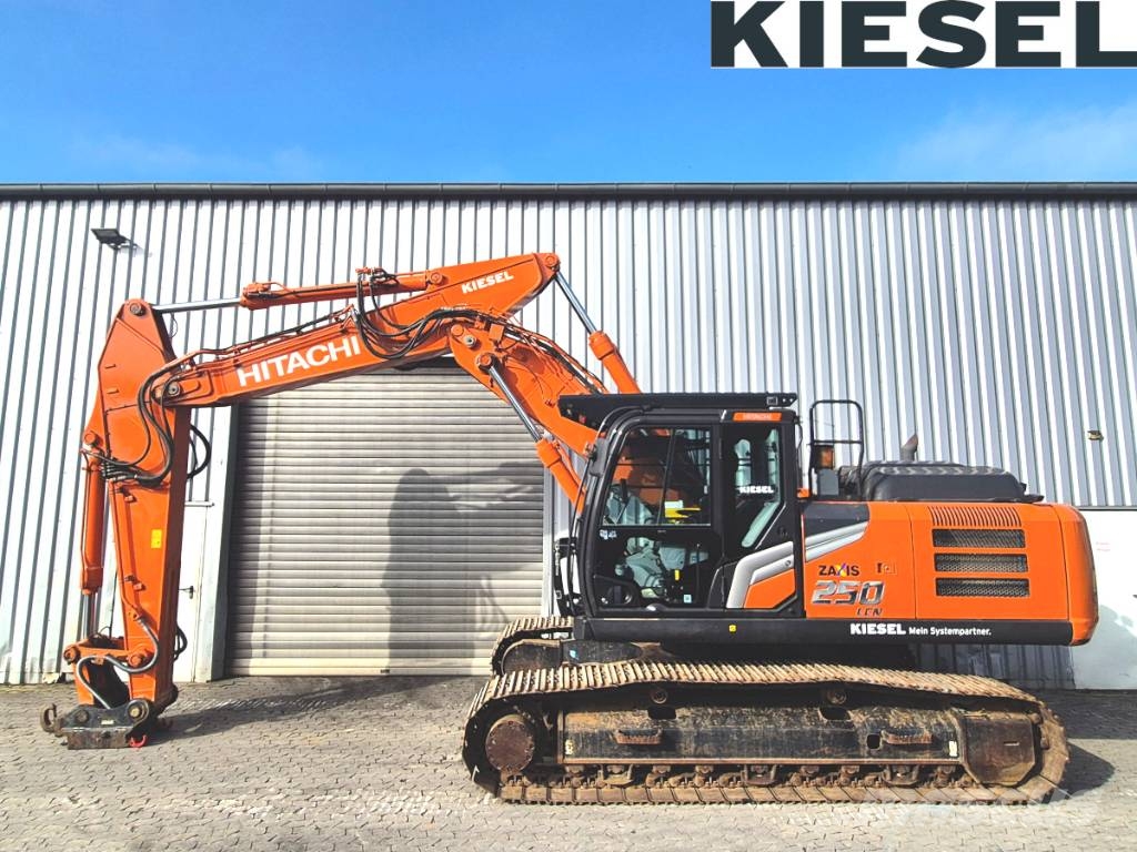 Hitachi ZX 250 LC N-7 Kāpurķēžu ekskavatori
