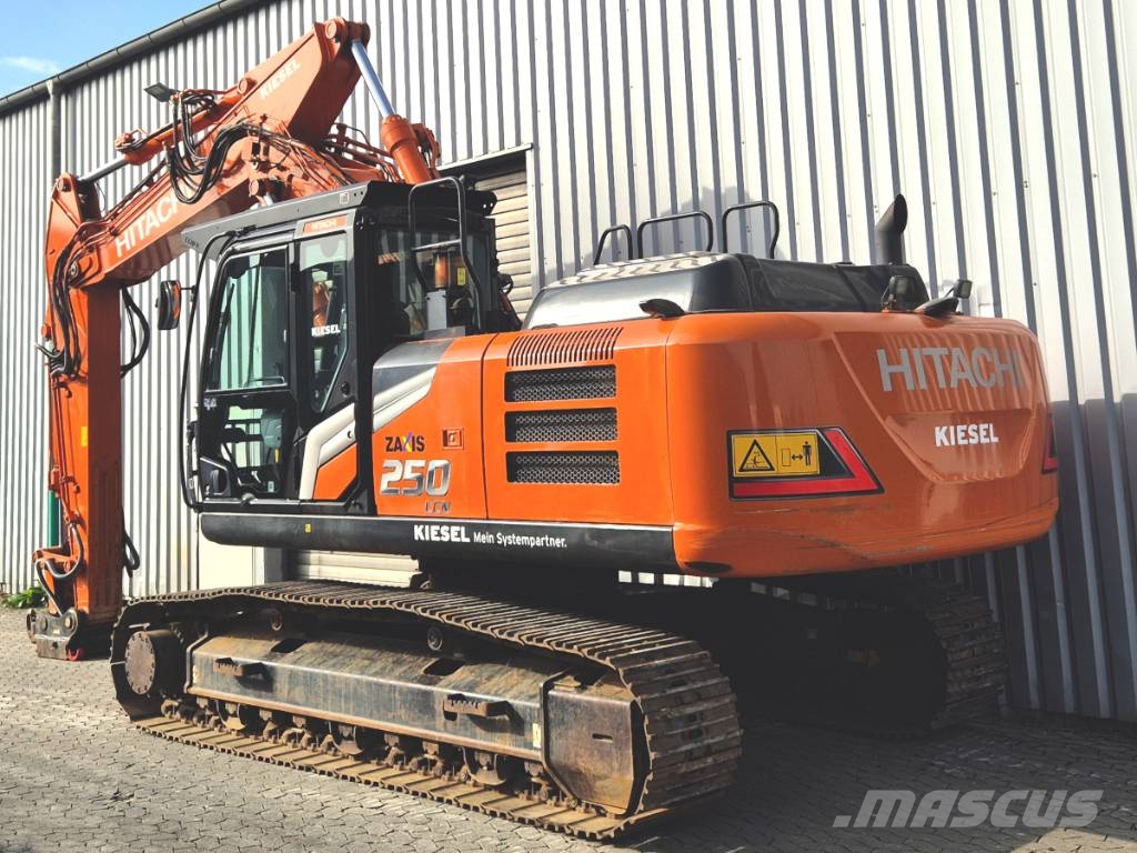 Hitachi ZX 250 LC N-7 Kāpurķēžu ekskavatori