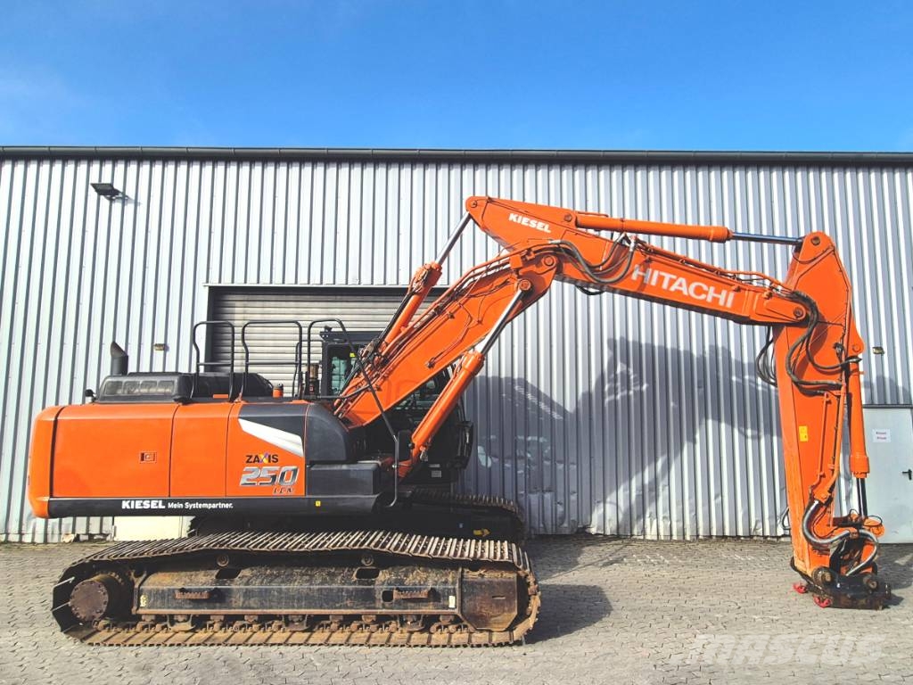 Hitachi ZX 250 LC N-7 Kāpurķēžu ekskavatori