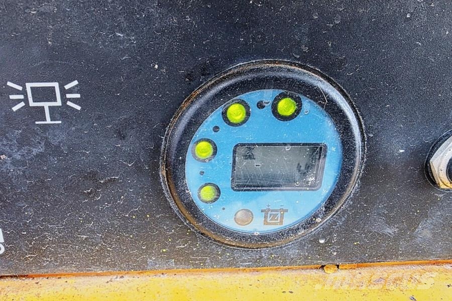 Haulotte Compact 8 Electric, 8.2m Working Height, 350kg Cap Skid steer mini utovarivači
