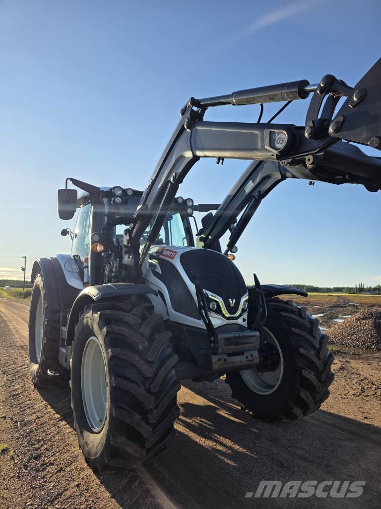 Valtra N 175 Versu Taakseajolaitteeilla Traktorer