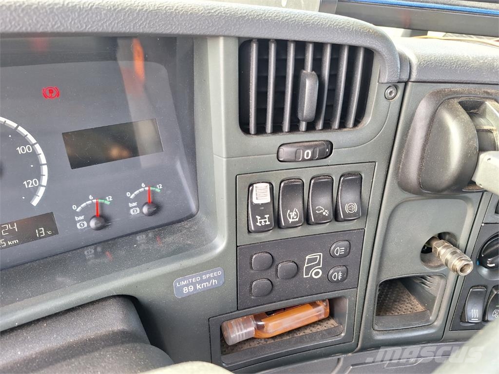 Scania R 420 CB 8X4 - SILOSTAVĚČ Kamioni-šasije