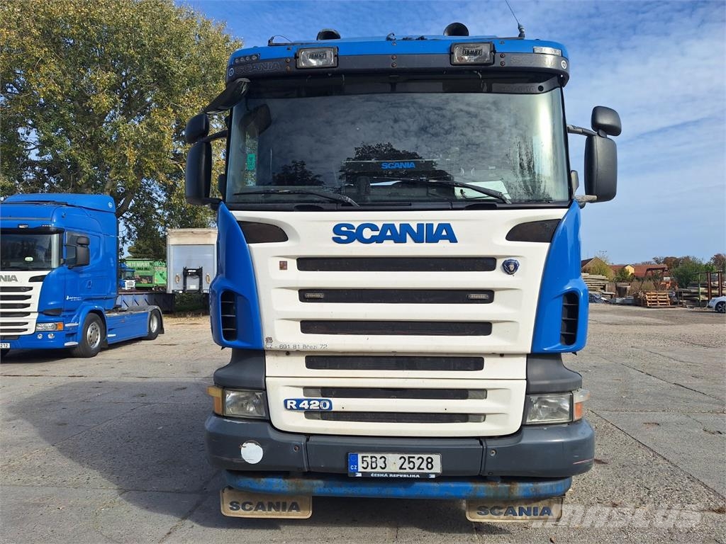Scania R 420 CB 8X4 - SILOSTAVĚČ Kamioni-šasije
