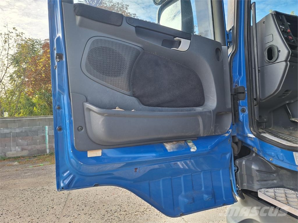 Scania R 420 CB 8X4 - SILOSTAVĚČ Kamioni-šasije