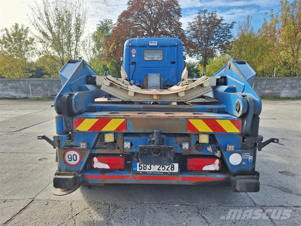 Scania R 420 CB 8X4 - SILOSTAVĚČ Kamioni-šasije