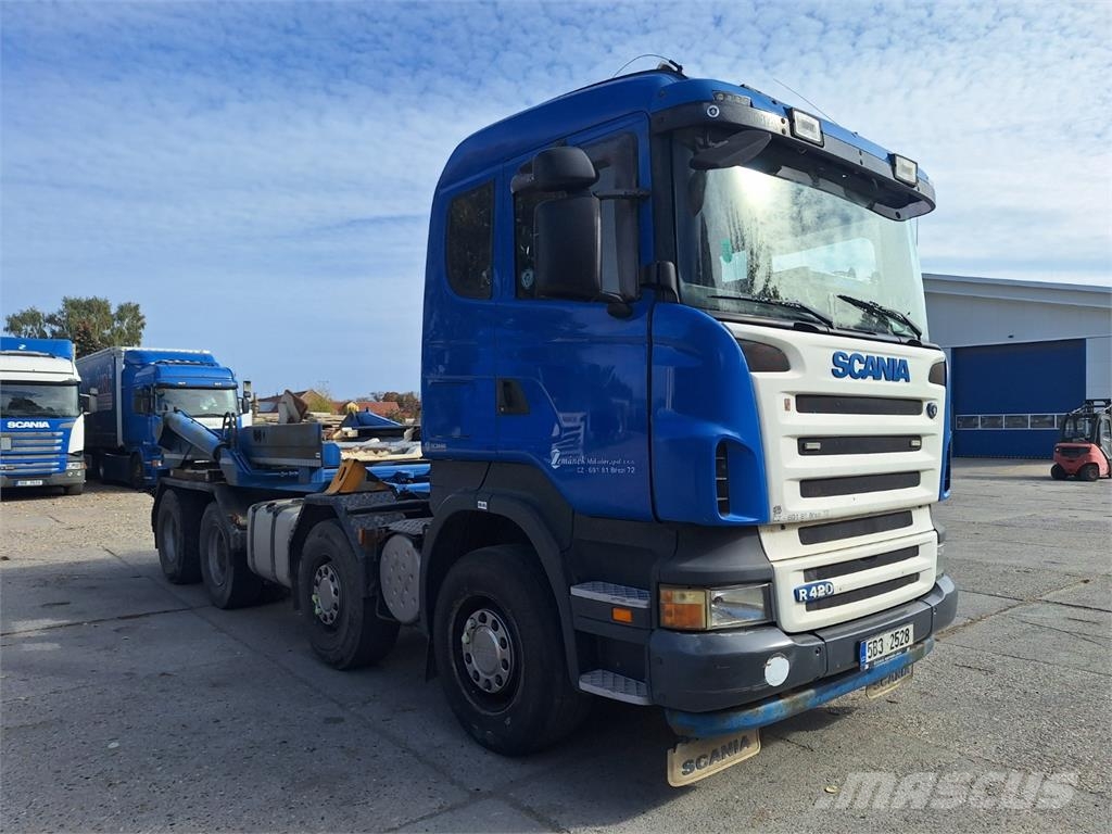 Scania R 420 CB 8X4 - SILOSTAVĚČ Kamioni-šasije