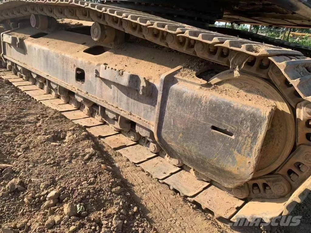 Hitachi zaxis330 حفارات زحافة
