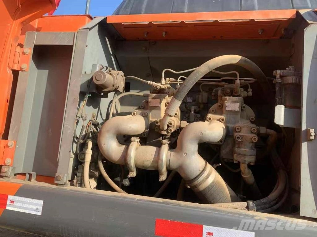 Hitachi zaxis330 حفارات زحافة