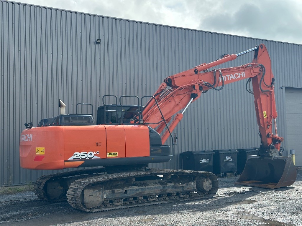 Hitachi ZX 250 LC-6 Gravemaskiner på larvebånd