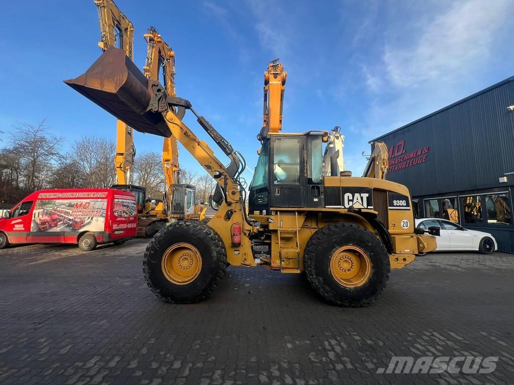 CAT 930 g لوادر بعجل