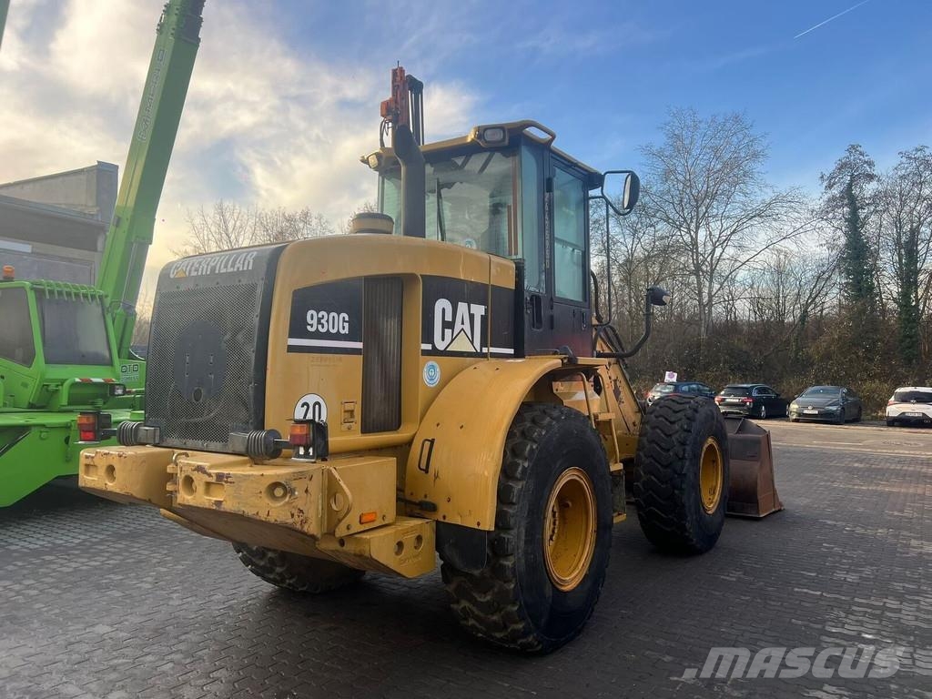 CAT 930 g لوادر بعجل